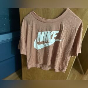 Womens Nike cropped T-Shirt size MEDIUM Blush Pink